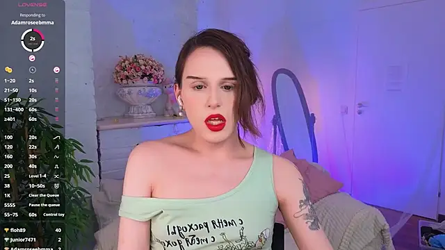 Snapshot of _yourFoxy_ chatting on 01-05-25, 09:48 yourFoxy online show from 01-05-25, 09:48