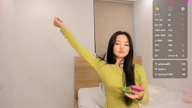 Snapshot of 1_love_8 chatting on 12-20-24, 11:37 1 love 8 online show from 12-20-24, 11:37