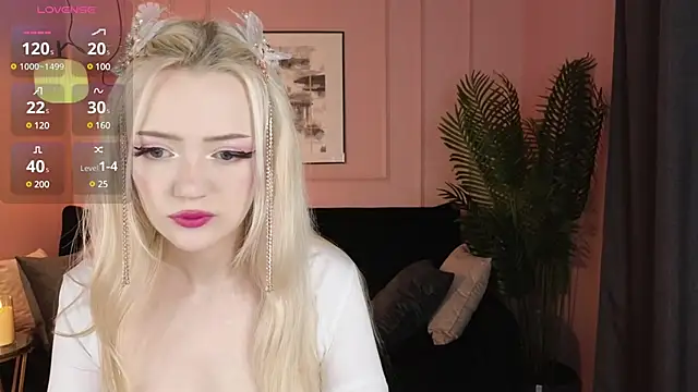 Snapshot of EmilyAir chatting on 12-25-24, 01:41 EmilyAir online show from 12-25-24, 01:41