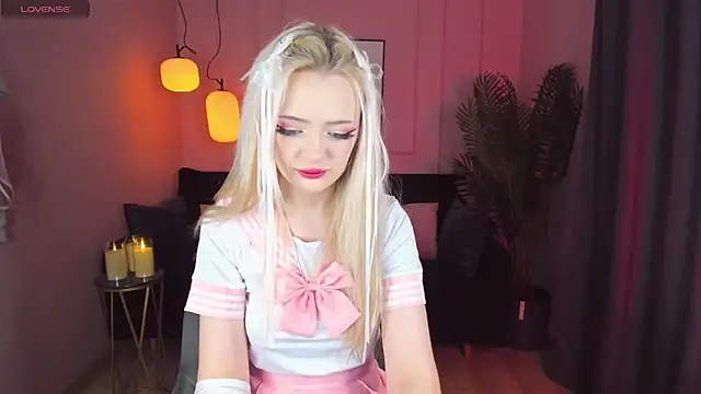 Snapshot of EmilyAir chatting on 01-04-25, 12:27 EmilyAir online show from 01-04-25, 12:27