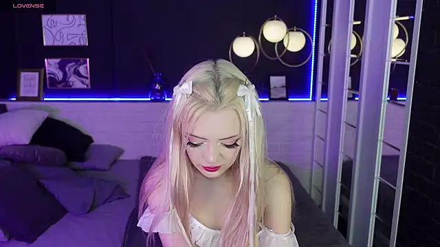 Snapshot of EmilyAir chatting on 01-24-25, 03:32 EmilyAir online show from 01-24-25, 03:32