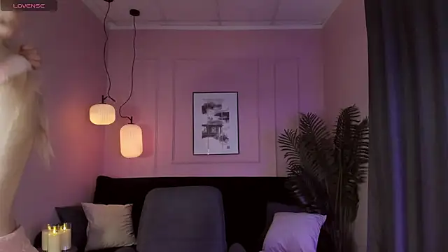 Snapshot of EmilyAir chatting on 03-02-25, 01:58 EmilyAir online show from 03-02-25, 01:58