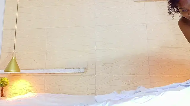 Chocolatte bar online show from 03-20-25, 01:15