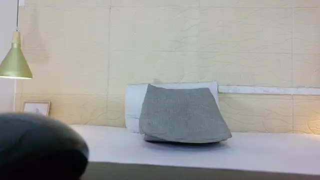 Chocolatte bar online show from 10-02-25, 01:51