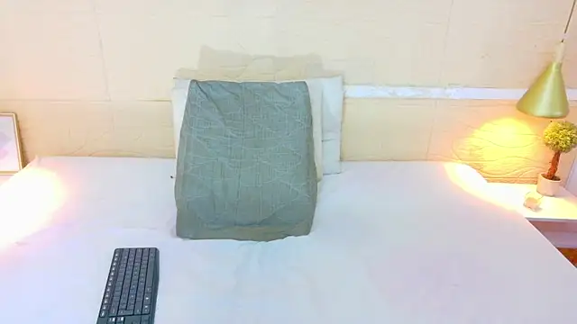 Chocolatte bar online show from 02-24-26, 01:09