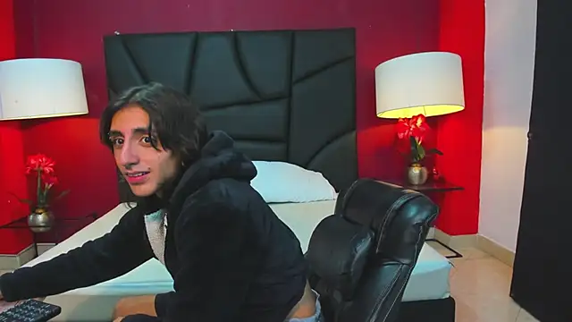 Snapshot of Matthew_Dixonn chatting on 01-05-25, 03:53 Matthew Dixonn online show from 01-05-25, 03:53