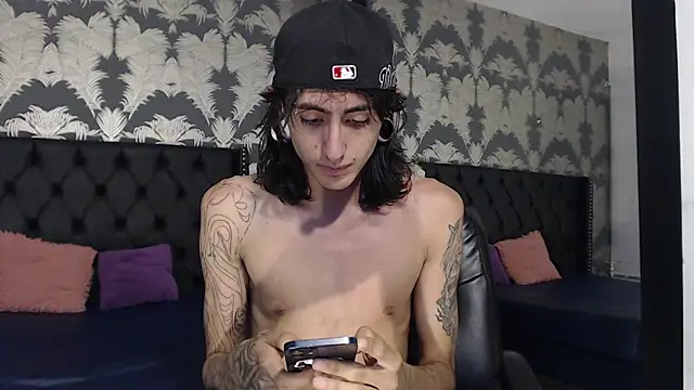 Snapshot of Matthew_Dixonn chatting on 01-16-25, 11:59 Matthew Dixonn online show from 01-16-25, 11:59