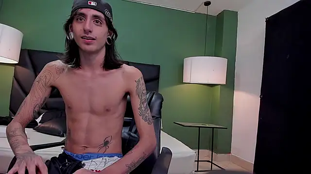 Snapshot of Matthew_Dixonn chatting on 01-20-25, 01:18 Matthew Dixonn online show from 01-20-25, 01:18