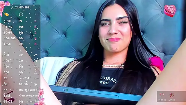 Snapshot of IsaValencia chatting on 01-05-25, 05:30 IsaValencia online show from 01-05-25, 05:30