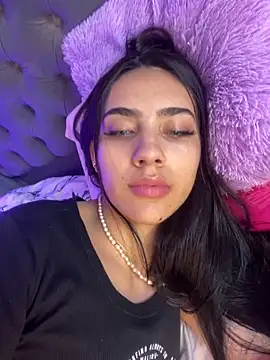 Snapshot of IsaValencia chatting on 01-09-25, 11:02 IsaValencia online show from 01-09-25, 11:02