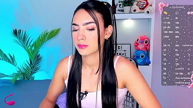 Snapshot of IsaValencia chatting on 01-19-25, 06:43 IsaValencia online show from 01-19-25, 06:43