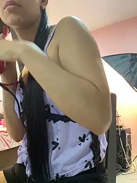 Snapshot of IsaValencia chatting on 02-05-25, 06:26 IsaValencia online show from 02-05-25, 06:26