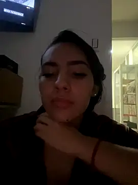 Snapshot of IsaValencia chatting on 09-25-25, 02:32 IsaValencia online show from 09-25-25, 02:32