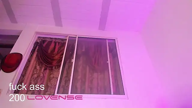 Snapshot of melissa_hot22 chatting on 12-02-25, 08:04 melissa hot22 online show from 12-02-25, 08:04