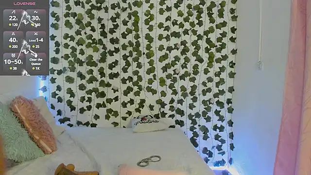 Snapshot of daren_paulina chatting on 03-02-25, 12:01 daren paulina online show from 03-02-25, 12:01