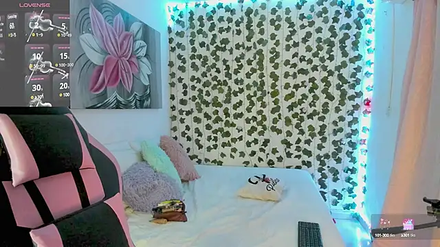 Snapshot of daren_paulina chatting on 03-08-25, 10:43 daren paulina online show from 03-08-25, 10:43