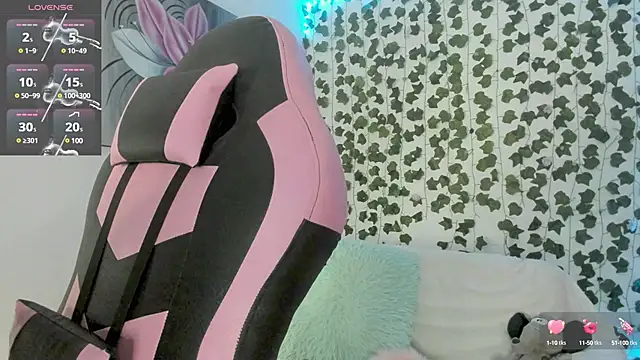 Snapshot of daren_paulina chatting on 03-16-25, 11:16 daren paulina online show from 03-16-25, 11:16