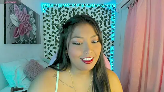 Snapshot of daren_paulina chatting on 03-22-25, 01:41 daren paulina online show from 03-22-25, 01:41