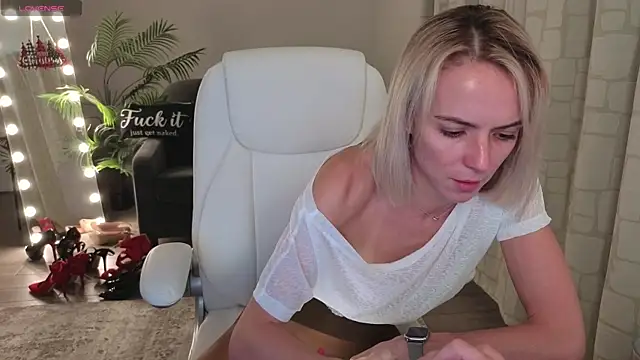 YourMarthaMayer online show from 12-19-25, 02:13