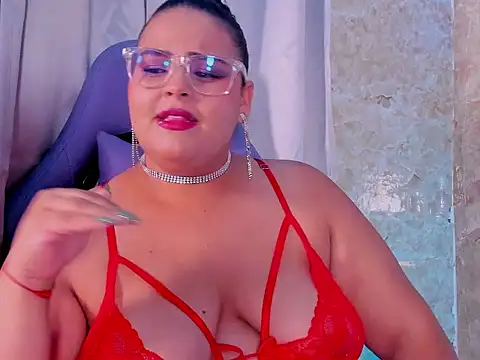 juli 2tyes online show from 11-18-25, 03:56