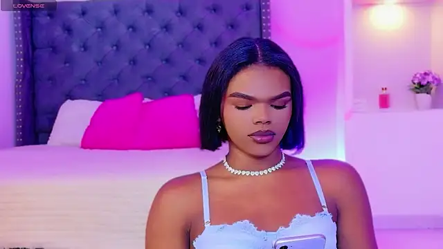 CamiEstrada online show from 11-02-25, 12:57