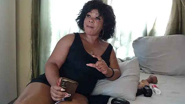 Foxybrownxx1 online show from 01-15-26, 07:02