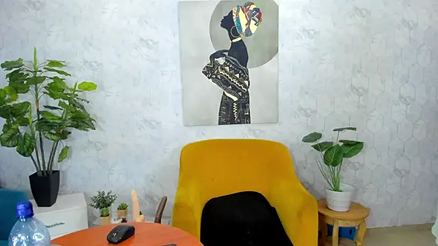 Snapshot of MirandaRossi chatting on 12-27-24, 05:42 MirandaRossi online show from 12-27-24, 05:42