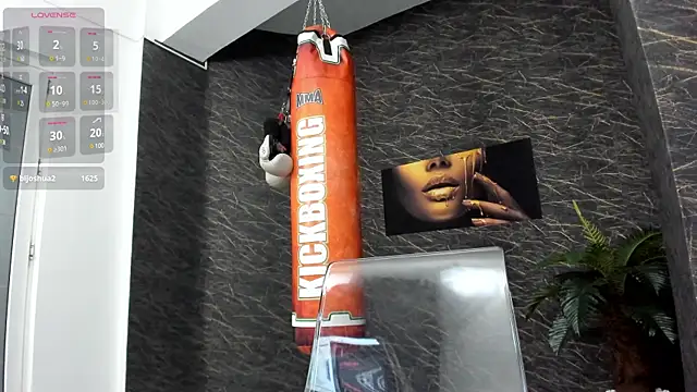 leonardsmith01 online show from 01-21-25, 02:11