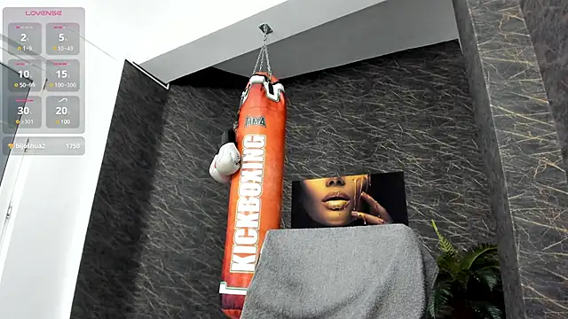 leonardsmith01 online show from 02-03-25, 02:58