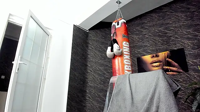 leonardsmith01 online show from 02-14-25, 12:09