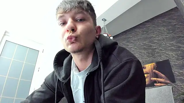 leonardsmith01 online show from 02-20-25, 08:36