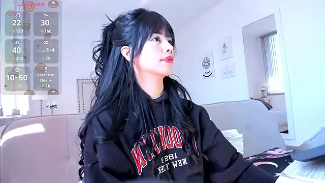 HannaKim online show from 01-22-25, 05:59