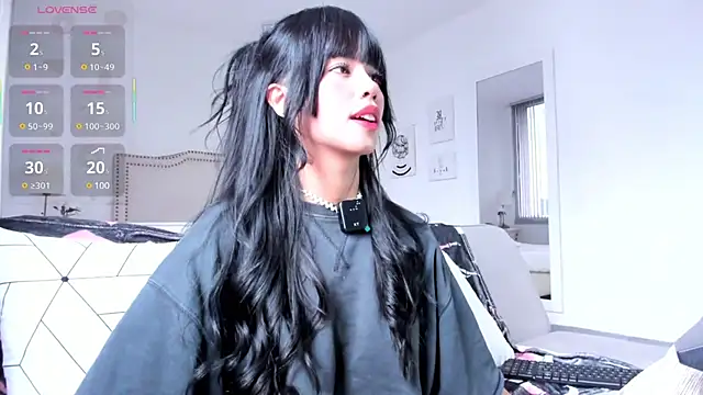 HannaKim online show from 02-27-25, 03:05