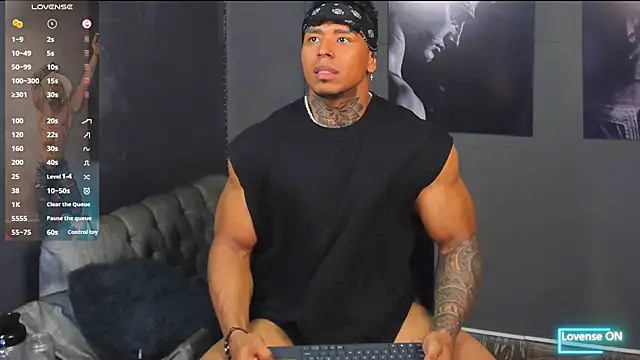 Snapshot of bradley_smith chatting on 06-28-26, 01:33 bradley smith online show from 06-28-26, 01:33