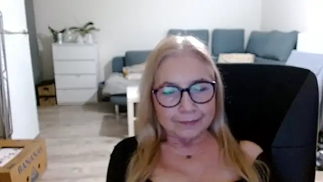 sofia xkiss online show from 12-17-24, 10:55