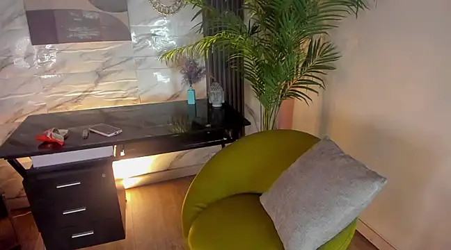 Snapshot of SofiaGomez420 chatting on 02-05-25, 04:37 SofiaGomez420 online show from 02-05-25, 04:37