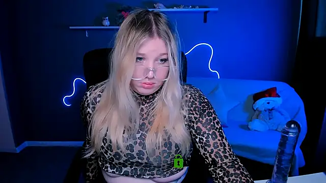 juli kisss online show from 03-04-25, 12:44