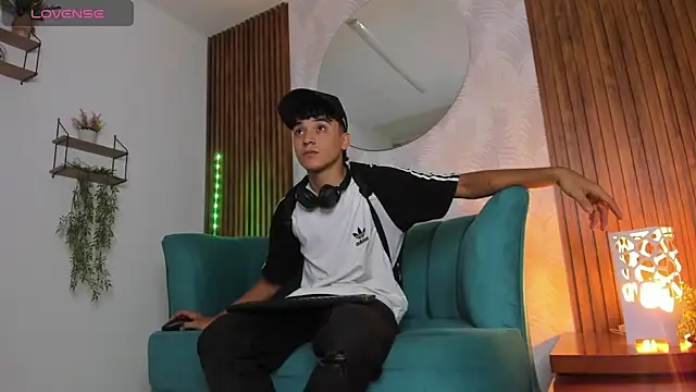 Austin Cardieff online show from 01-28-25, 03:25