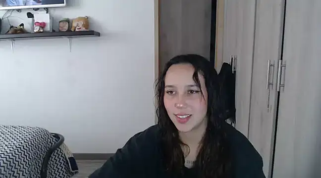 Skarlet Adams28 online show from 12-03-24, 06:38