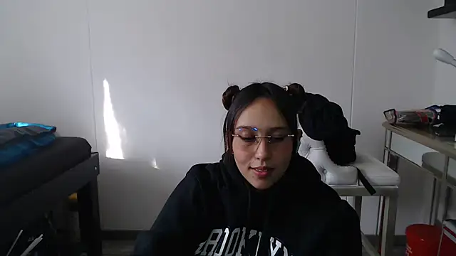 Skarlet Adams28 online show from 02-06-25, 09:06