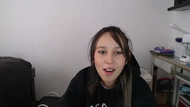 Skarlet Adams28 online show from 03-06-25, 02:51