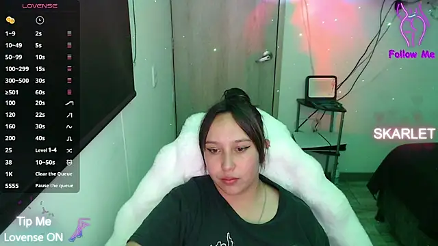 Skarlet Adams28 online show from 10-10-25, 11:48