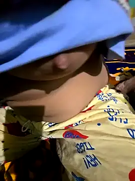 Snapshot of hotbaby_5 chatting on 12-14-24, 04:31 hotbaby 5 online show from 12-14-24, 04:31