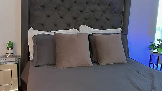 AntonellandJohan online show from 05-24-26, 10:15