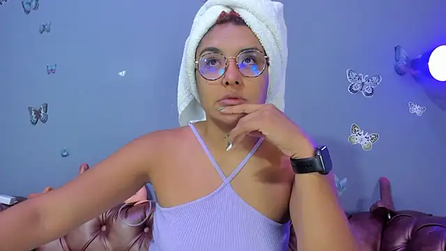 Kaira mosse online show from 03-25-26, 12:00