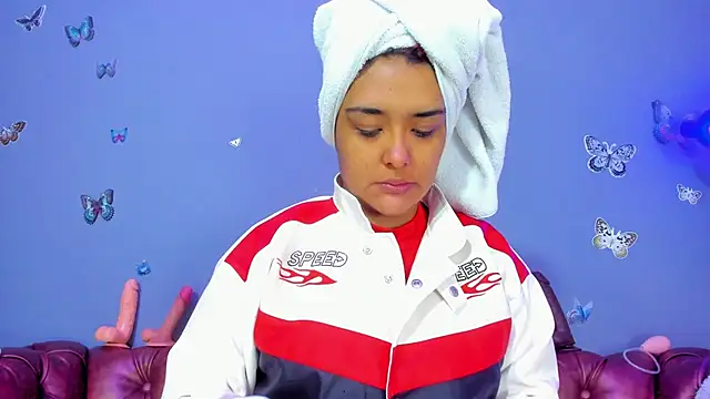 Kaira mosse online show from 04-11-26, 11:14