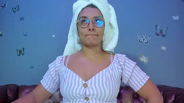 Snapshot of Kaira_mosse chatting on 07-14-26, 12:00 Kaira mosse online show from 07-14-26, 12:00