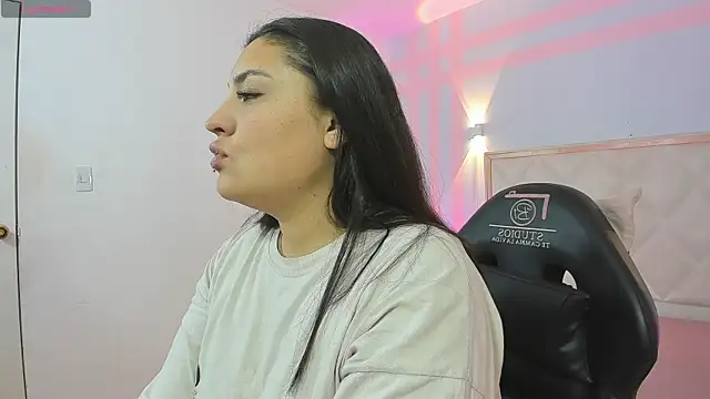 Brendda tay online show from 03-25-26, 03:01