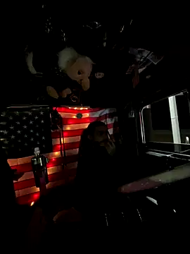 Snapshot of XMeF10 chatting on 11-21-25, 07:51 XMeF10 online show from 11-21-25, 07:51