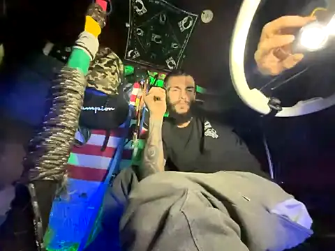 Snapshot of XMeF10 chatting on 11-24-25, 10:26 XMeF10 online show from 11-24-25, 10:26